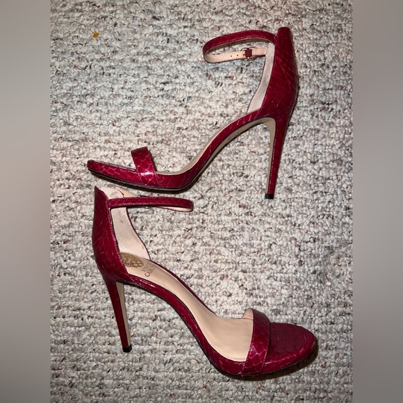 NWOT VINCE CAMUTO Red Leather Sexy Platforms Heels - Picture 6 of 12